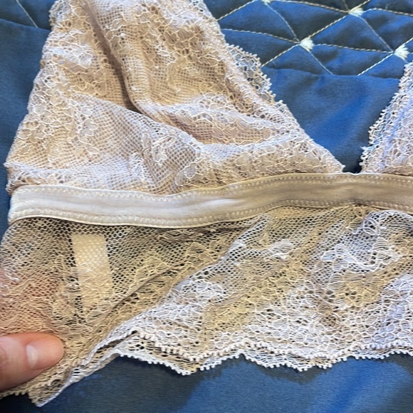 Victoria’s Secret lace bralette! - Picture 2 of 4